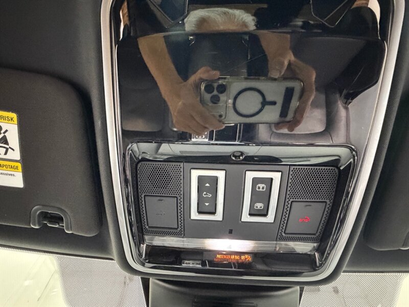 2019 Land Rover Range Rover Supercharged AWD 5.0L V8 SUPERCHARGED 1-OWNER / Panoramic sunroof / Vision Assist Pkg - Photo 43 - Gladstone, OR 97027
