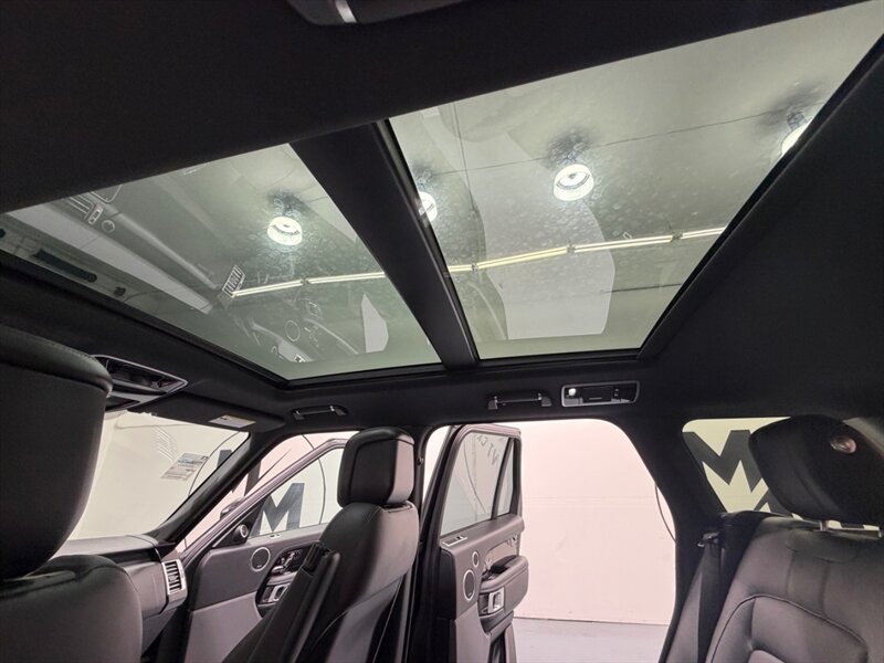 2019 Land Rover Range Rover Supercharged AWD 5.0L V8 SUPERCHARGED 1-OWNER / Panoramic sunroof / Vision Assist Pkg - Photo 36 - Gladstone, OR 97027