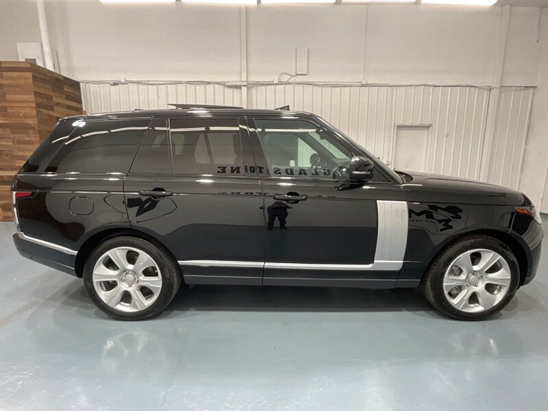 2019 Land Rover Range Rover Supercharged AWD / 5.0L V8 SUPERCHARGED /1-OWNER  / Panoramic sunroof / Vision Assist Pkg - Photo 4 - Gladstone, OR 97027