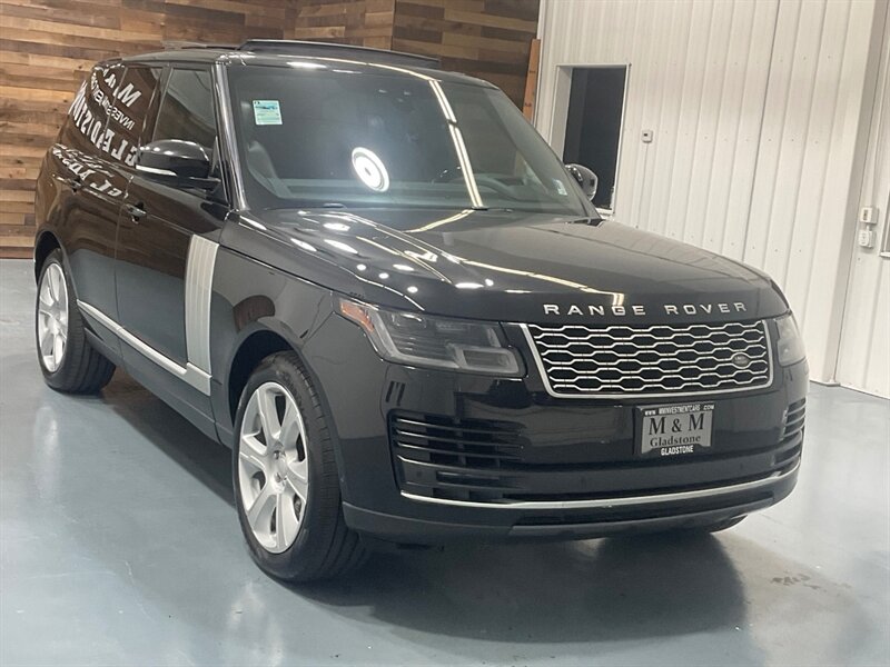 2019 Land Rover Range Rover Supercharged AWD / 5.0L V8 SUPERCHARGED /1-OWNER  / Panoramic sunroof / Vision Assist Pkg