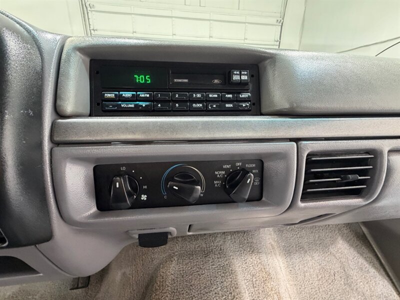 1995 Ford F-250 XLT 4X4 Regular Cab 7.5L V8 / F250 HD /LOW MILES /LONG BED / LOCAL OREGON TRUCK w. ZERO RUST - Photo 17 - Gladstone, OR 97027