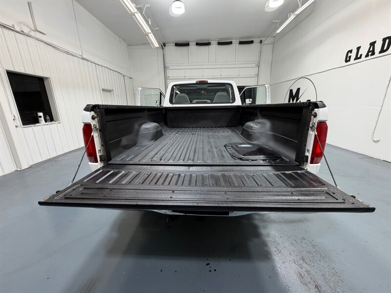 1995 Ford F-250 XLT 4X4 Regular Cab 7.5L V8 / F250 HD /LOW MILES /LONG BED / LOCAL OREGON TRUCK w. ZERO RUST - Photo 10 - Gladstone, OR 97027