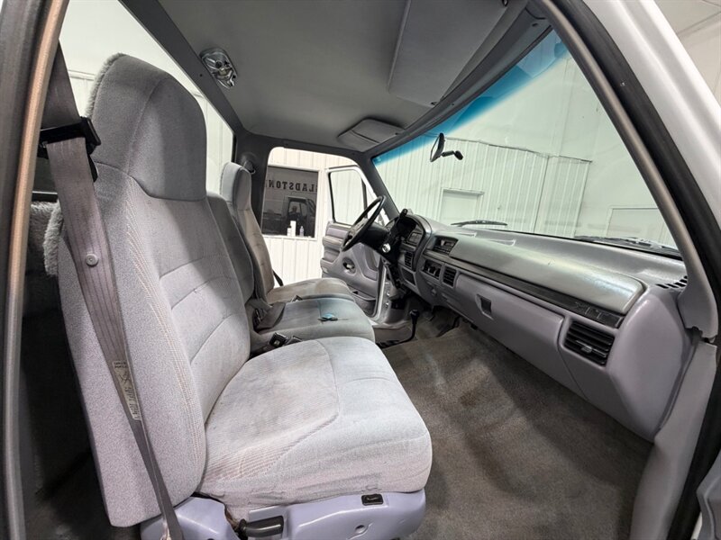 1995 Ford F-250 XLT 4X4 Regular Cab 7.5L V8 / F250 HD /LOW MILES /LONG BED / LOCAL OREGON TRUCK w. ZERO RUST - Photo 13 - Gladstone, OR 97027