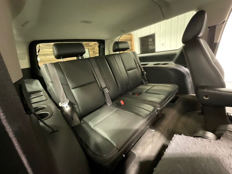 2013 Chevrolet Suburban LTZ 4x4 / Leather / Sunroof / DVD Player / 3RD ROW  / LOCAL w. ZERO RUST - Photo 14 - Gladstone, OR 97027