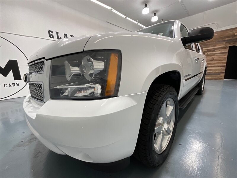 2013 Chevrolet Suburban LTZ 4x4 / Leather / Sunroof / DVD Player / 3RD ROW  / LOCAL w. ZERO RUST - Photo 63 - Gladstone, OR 97027