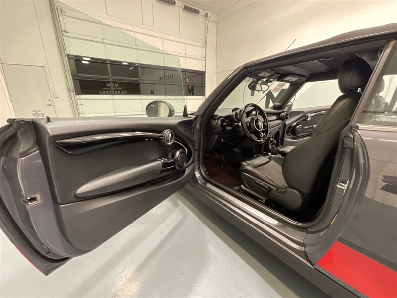 2017 MINI Cooper S Cooper S Convertible /Automatic/Leather /77K MILES / Leather & Heated Seats - Photo 32 - Gladstone, OR 97027