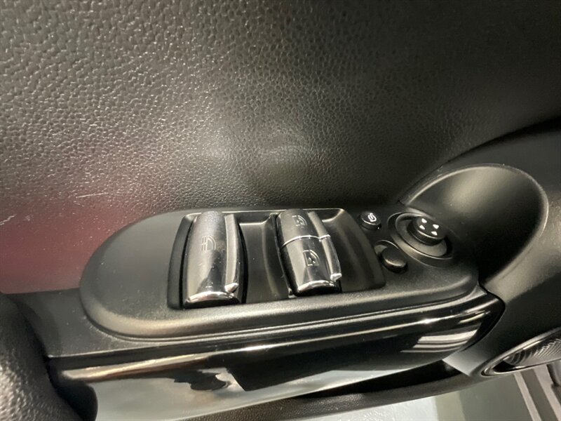 2017 MINI Cooper S Cooper S Convertible /Automatic/Leather /77K MILES / Leather & Heated Seats - Photo 35 - Gladstone, OR 97027