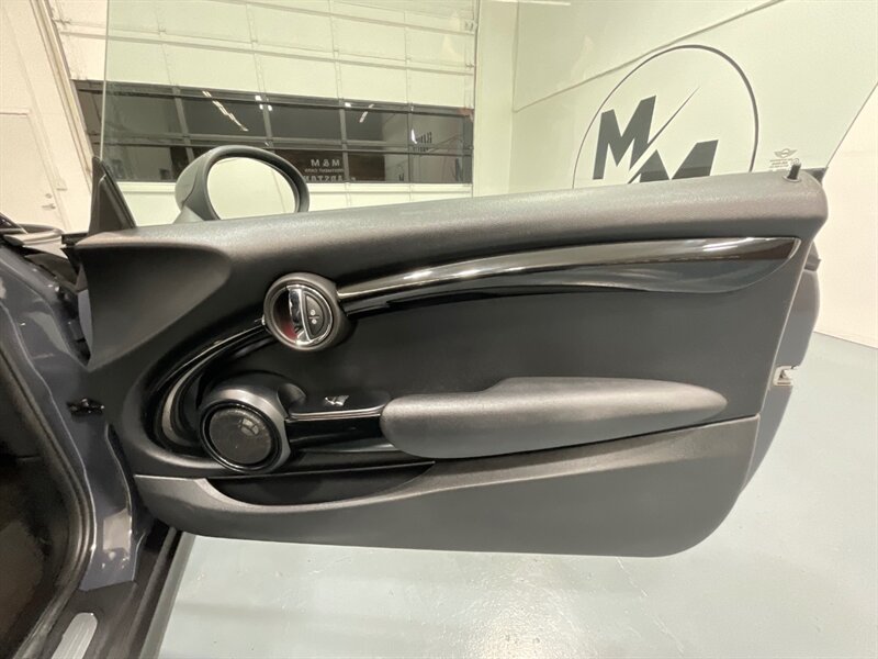 2017 MINI Cooper S Cooper S Convertible /Automatic/Leather /77K MILES / Leather & Heated Seats - Photo 34 - Gladstone, OR 97027