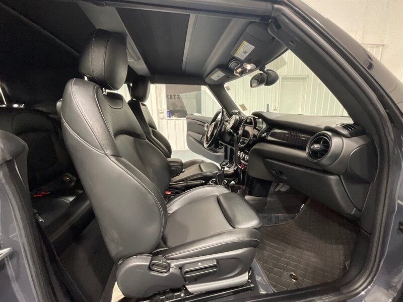 2017 MINI Cooper S Cooper S Convertible /Automatic/Leather /77K MILES / Leather & Heated Seats - Photo 16 - Gladstone, OR 97027