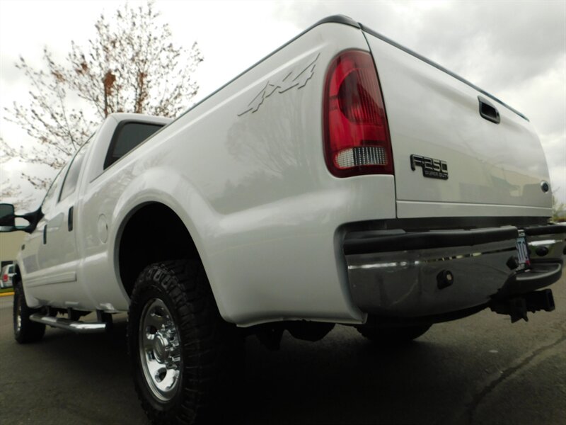 2001 Ford F-250 Super Duty Lariat 4X4 / V10 6.8L /  LOW LOW MILES   - Photo 11 - Portland, OR 97217