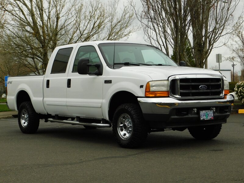 2001 Ford F-250 Super Duty Lariat 4X4 / V10 6.8L /  LOW LOW MILES   - Photo 2 - Portland, OR 97217