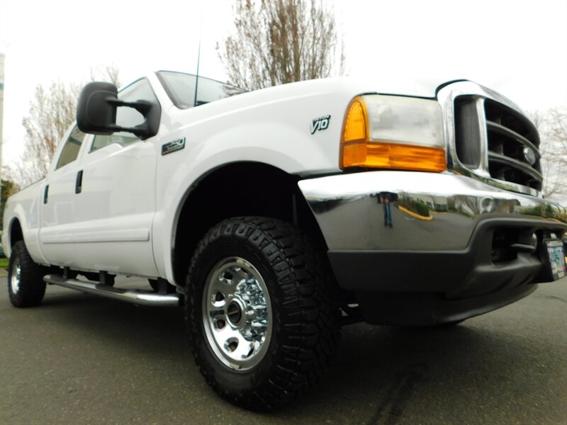 2001 Ford F-250 Super Duty Lariat 4X4 / V10 6.8L /  LOW LOW MILES   - Photo 10 - Portland, OR 97217