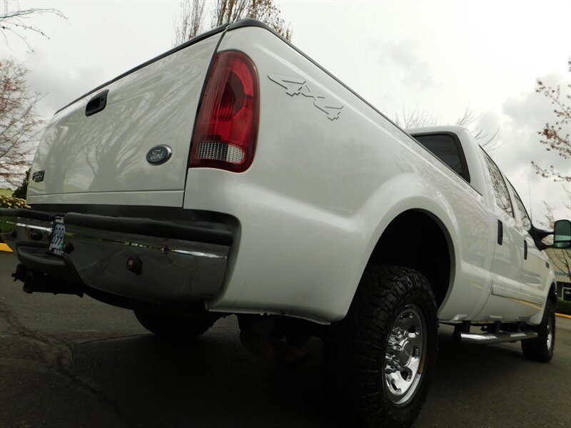 2001 Ford F-250 Super Duty Lariat 4X4 / V10 6.8L /  LOW LOW MILES   - Photo 12 - Portland, OR 97217