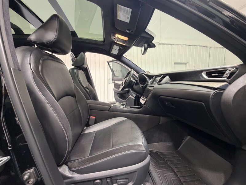 2019 INFINITI QX50 Essential / Leather Heated & Cooled Seats / Pano Sunroof - Photo 13 - Gladstone, OR 97027