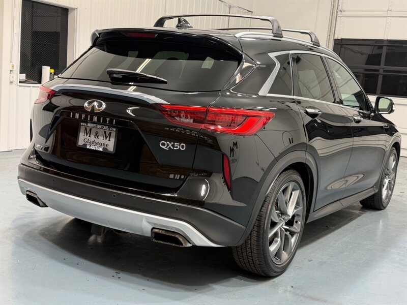 2019 INFINITI QX50 Essential / Leather Heated & Cooled Seats / Pano Sunroof - Photo 7 - Gladstone, OR 97027