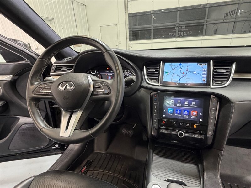 2019 INFINITI QX50 Essential / Leather Heated & Cooled Seats / Pano Sunroof - Photo 15 - Gladstone, OR 97027