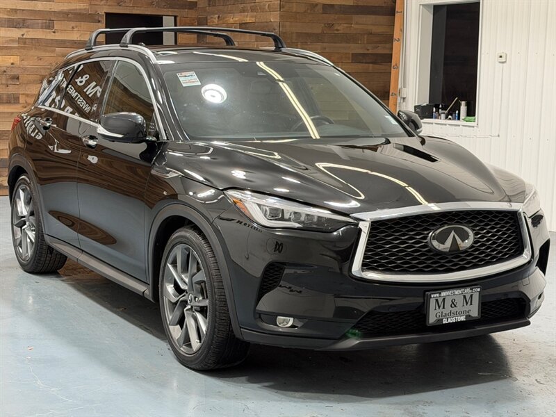 2019 INFINITI QX50 Essential / Leather Heated & Cooled Seats / Pano Sunroof - Photo 2 - Gladstone, OR 97027