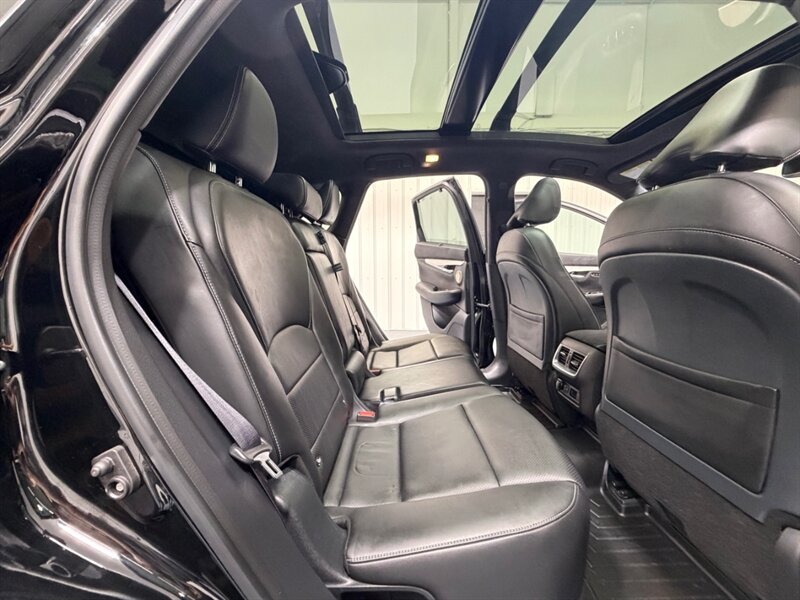 2019 INFINITI QX50 Essential / Leather Heated & Cooled Seats / Pano Sunroof - Photo 12 - Gladstone, OR 97027