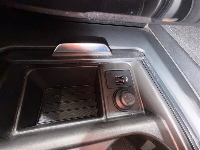 2019 INFINITI QX50 Essential / Leather Heated & Cooled Seats / Pano Sunroof - Photo 40 - Gladstone, OR 97027