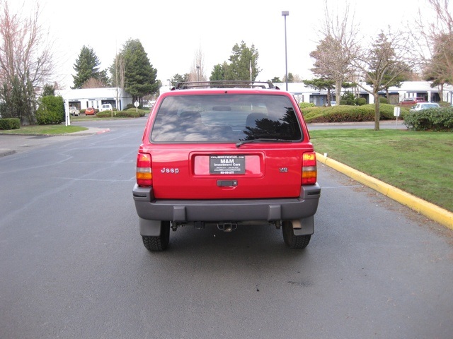 1995 Jeep Grand Cherokee Laredo/ 4WD/ Moonroof   - Photo 4 - Portland, OR 97217