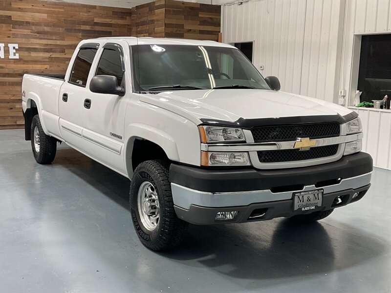 2003 Chevrolet Silverado 2500 LS Crew Cab 4X4 / 6.0L V8 / LONG BED / NEW TIRES  / LOCAL OREGON TRUCK / ZERO RUST / 104K MILES