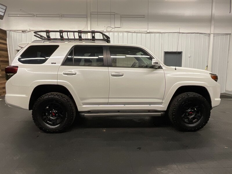 2011 Toyota 4Runner SR5 4X4/ 3RD ROW SEAT / NEW LIFT WHEELS TIRES  BRAND NEW SUSPENSION LIFT KIT w/ NEW WHEELS & TIRES & RACK - Photo 4 - Gladstone, OR 97027