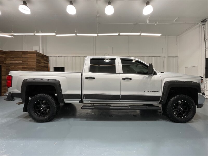2017 Chevrolet Silverado 1500 LT Crew Cab 4X4 / 5.3L V8 / Leather / NEW TIRES  / ZERO RUST / Leather w. Heated Seats / Backup Camera / LONG BED ( 6.5ft) / 81K MILES - Photo 4 - Gladstone, OR 97027
