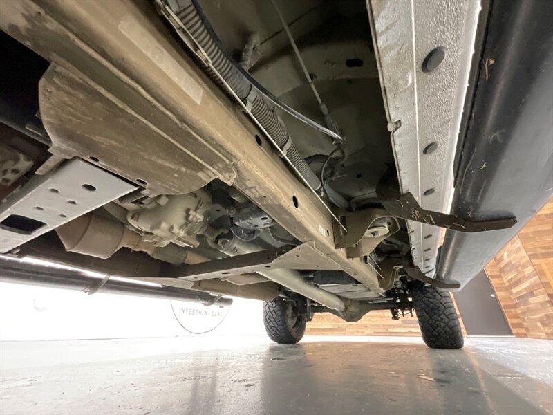 2017 Chevrolet Silverado 1500 LT Crew Cab 4X4 / 5.3L V8 / Leather / NEW TIRES  / ZERO RUST / Leather w. Heated Seats / Backup Camera / LONG BED ( 6.5ft) / 81K MILES - Photo 51 - Gladstone, OR 97027