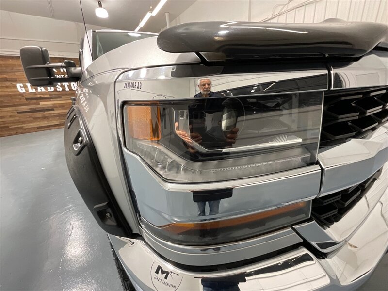 2017 Chevrolet Silverado 1500 LT Crew Cab 4X4 / 5.3L V8 / Leather / NEW TIRES  / ZERO RUST / Leather w. Heated Seats / Backup Camera / LONG BED ( 6.5ft) / 81K MILES - Photo 26 - Gladstone, OR 97027