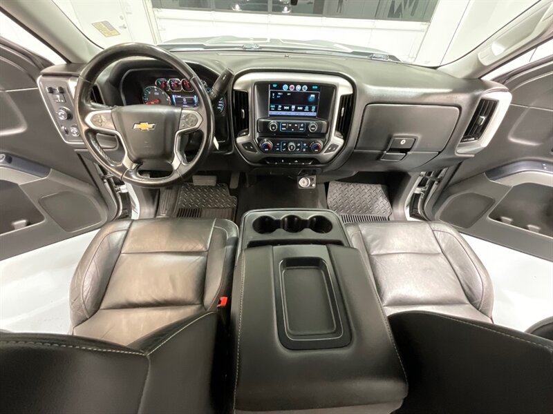2017 Chevrolet Silverado 1500 LT Crew Cab 4X4 / 5.3L V8 / Leather / NEW TIRES  / ZERO RUST / Leather w. Heated Seats / Backup Camera / LONG BED ( 6.5ft) / 81K MILES - Photo 39 - Gladstone, OR 97027