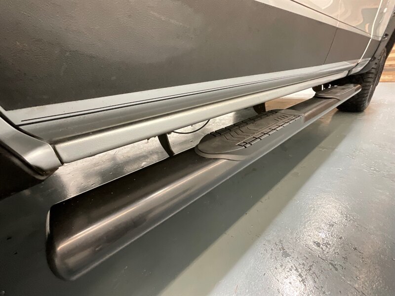 2017 Chevrolet Silverado 1500 LT Crew Cab 4X4 / 5.3L V8 / Leather / NEW TIRES  / ZERO RUST / Leather w. Heated Seats / Backup Camera / LONG BED ( 6.5ft) / 81K MILES - Photo 22 - Gladstone, OR 97027