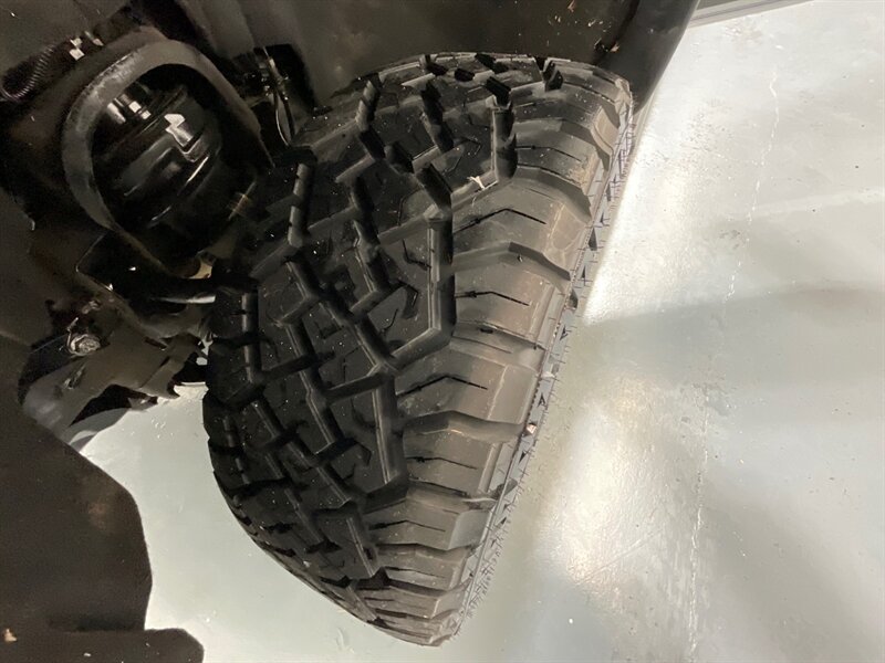 2017 Chevrolet Silverado 1500 LT Crew Cab 4X4 / 5.3L V8 / Leather / NEW TIRES  / ZERO RUST / Leather w. Heated Seats / Backup Camera / LONG BED ( 6.5ft) / 81K MILES - Photo 24 - Gladstone, OR 97027