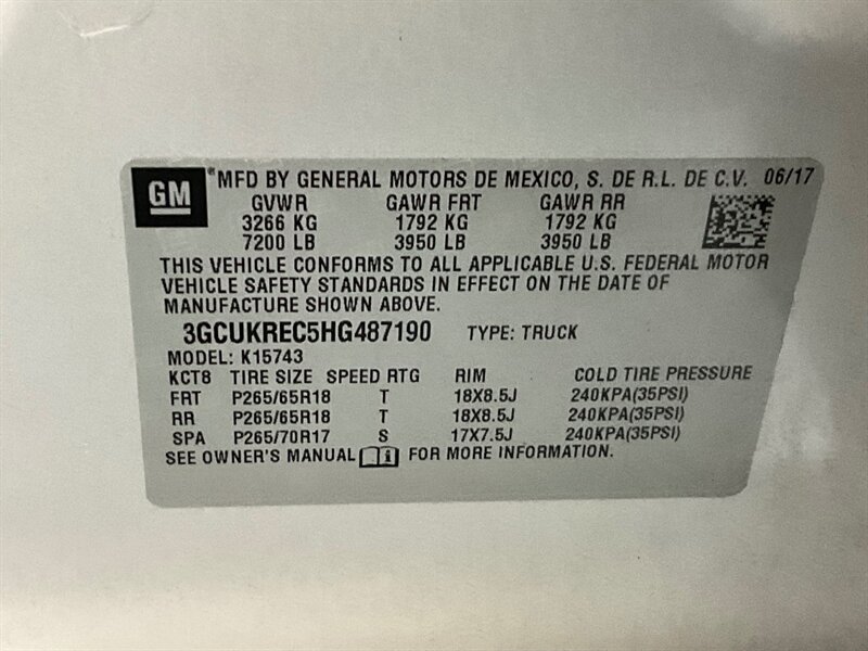 2017 Chevrolet Silverado 1500 LT Crew Cab 4X4 / 5.3L V8 / Leather / NEW TIRES  / ZERO RUST / Leather w. Heated Seats / Backup Camera / LONG BED ( 6.5ft) / 81K MILES - Photo 53 - Gladstone, OR 97027