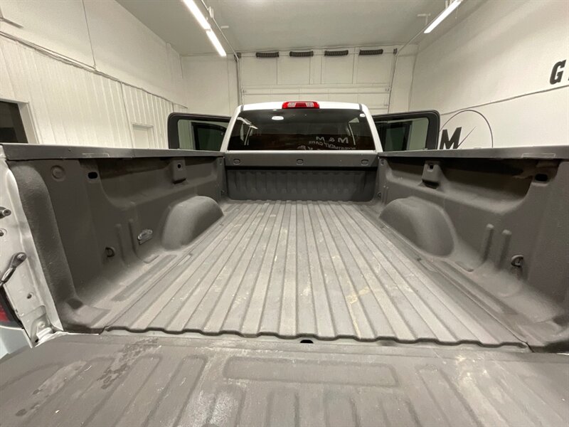 2017 Chevrolet Silverado 1500 LT Crew Cab 4X4 / 5.3L V8 / Leather / NEW TIRES  / ZERO RUST / Leather w. Heated Seats / Backup Camera / LONG BED ( 6.5ft) / 81K MILES - Photo 44 - Gladstone, OR 97027