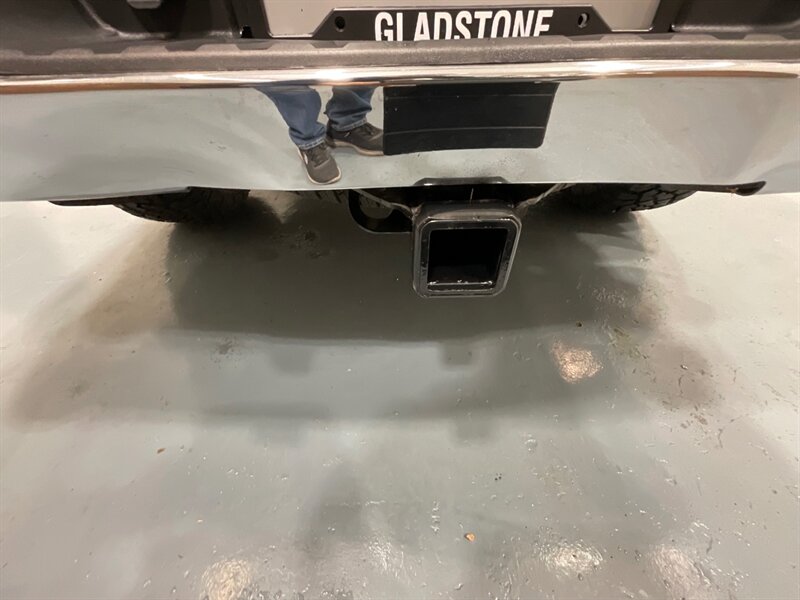 2017 Chevrolet Silverado 1500 LT Crew Cab 4X4 / 5.3L V8 / Leather / NEW TIRES  / ZERO RUST / Leather w. Heated Seats / Backup Camera / LONG BED ( 6.5ft) / 81K MILES - Photo 45 - Gladstone, OR 97027