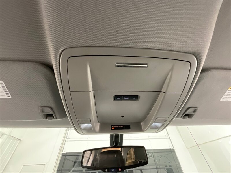 2017 Chevrolet Silverado 1500 LT Crew Cab 4X4 / 5.3L V8 / Leather / NEW TIRES  / ZERO RUST / Leather w. Heated Seats / Backup Camera / LONG BED ( 6.5ft) / 81K MILES - Photo 41 - Gladstone, OR 97027