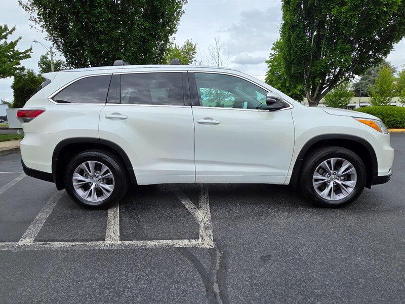 2014 Toyota Highlander XLE AWD SUNROOF LEATHER CAM NAVi 3RD SEATS LOADED All Wheel Drive / EVERY OPTION / VERY CLEAN ! - Photo 4 - Portland, OR 97217