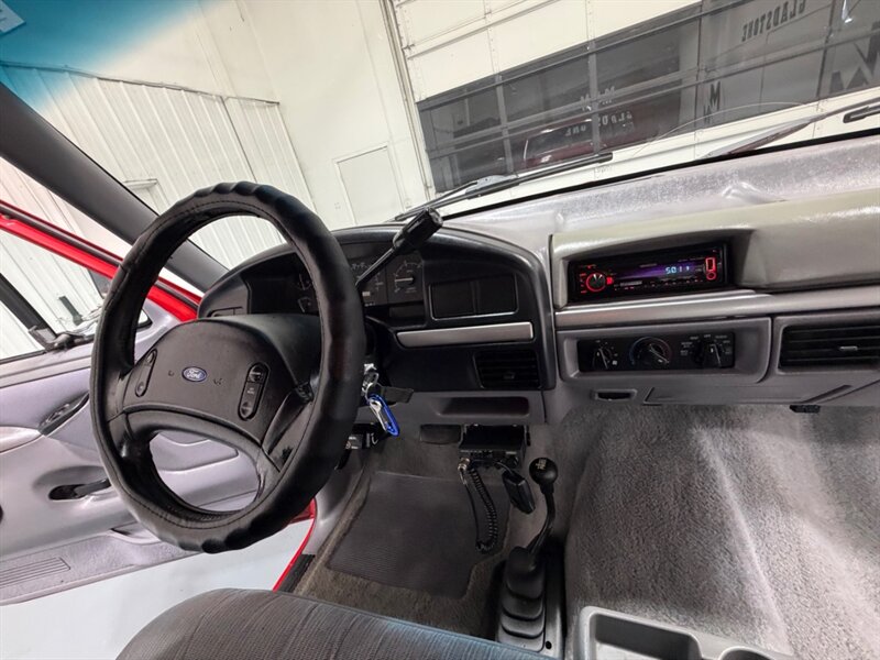 1995 Ford F-250 XLT F250HD 4X4 Regular Cab 7.3L DIESEL /1-OWNER /LONG BED / BRAND NEW TIRES / ZERO RUST/117K MILES - Photo 14 - Gladstone, OR 97027