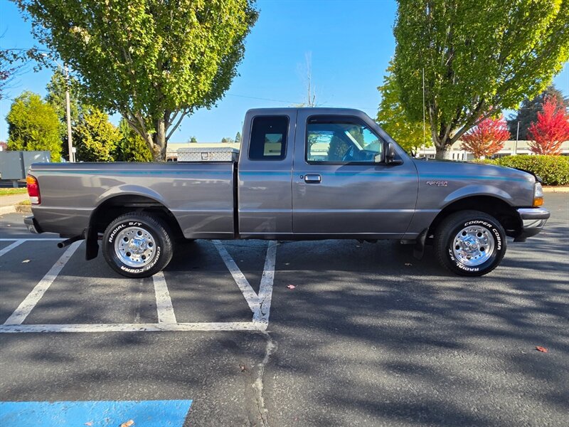 1998 Ford Ranger SUPER CAB / V6 3.0L / 5-SPEED MANUAL / REAR SEATS / 2WD / FRESH TRADE-IN / JUST SERVICED - Photo 4 - Portland, OR 97217