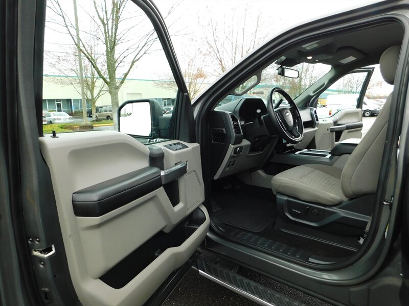 2019 Ford F-150 XLT Crew Cab 4X4 V8 5.0L / Navigation / LIFTED   - Photo 11 - Portland, OR 97217