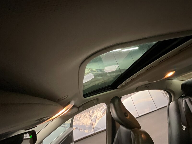 2012 Volvo S60 T5 Turbo 2.5L / Seda  Sunroof / Premium Package / Leather / Excel Cond - Photo 21 - Gladstone, OR 97027