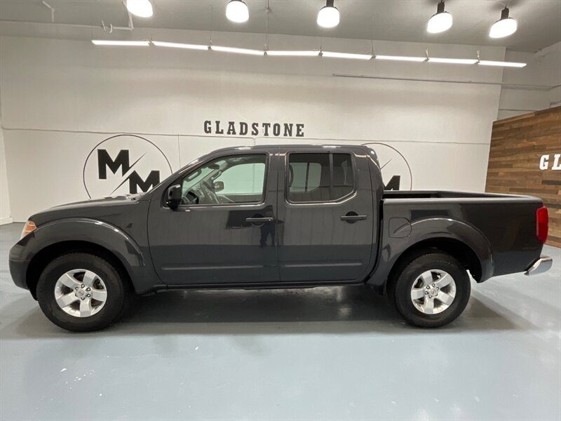 2013 Nissan Frontier SV Crew Cab RWD / 4.0L 6Cyl / ZERO RUST   - Photo 3 - Gladstone, OR 97027