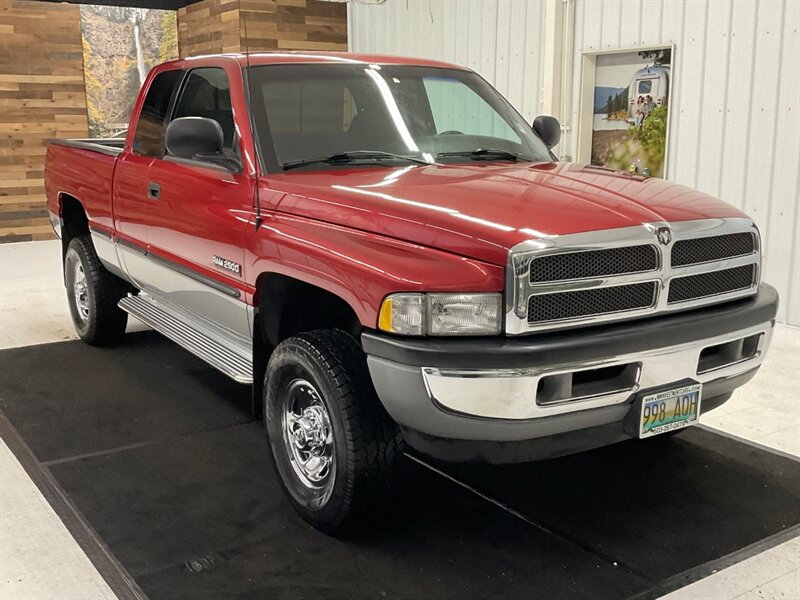 1999 Dodge Ram 2500 Laramie SLT 4X4 / 5.9L DIESEL / 61,000 MILES  / LOCAL OREGON TRUCK / RUST FREE / BRAND NEW TIRES - Photo 2 - Gladstone, OR 97027