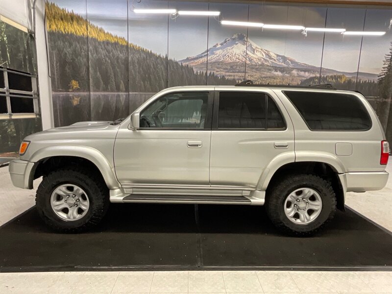 2001 Toyota 4Runner SR5 Sport Utility 4X4 / 3.4L V6 /FRESH TIMING BELT  / E-LOCKERS / Sunroof / BRAND NEW TIRES / Excel Cond - Photo 3 - Gladstone, OR 97027