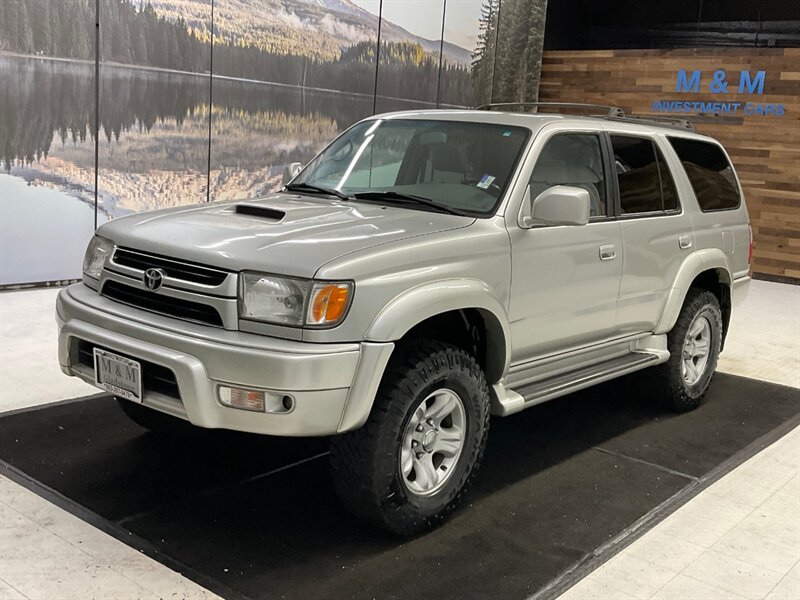 2001 Toyota 4Runner SR5 Sport Utility 4X4 / 3.4L V6 /FRESH TIMING BELT  / E-LOCKERS / Sunroof / BRAND NEW TIRES / Excel Cond - Photo 1 - Gladstone, OR 97027