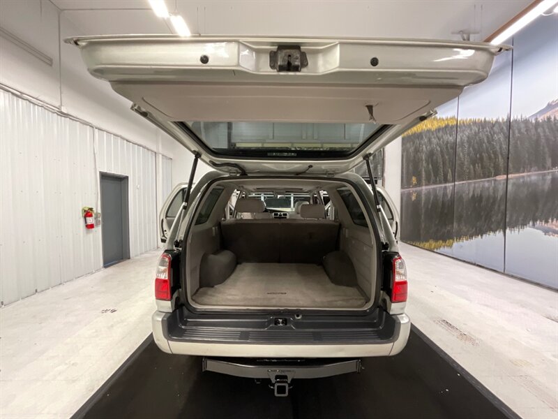 2001 Toyota 4Runner SR5 Sport Utility 4X4 / 3.4L V6 /FRESH TIMING BELT  / E-LOCKERS / Sunroof / BRAND NEW TIRES / Excel Cond - Photo 37 - Gladstone, OR 97027