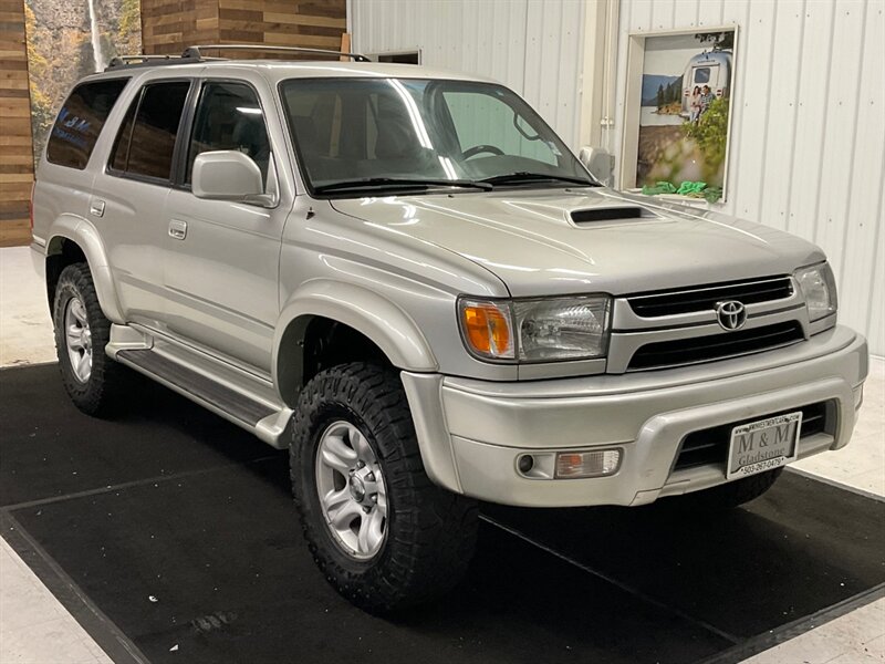 2001 Toyota 4Runner SR5 Sport Utility 4X4 / 3.4L V6 /FRESH TIMING BELT  / E-LOCKERS / Sunroof / BRAND NEW TIRES / Excel Cond - Photo 2 - Gladstone, OR 97027