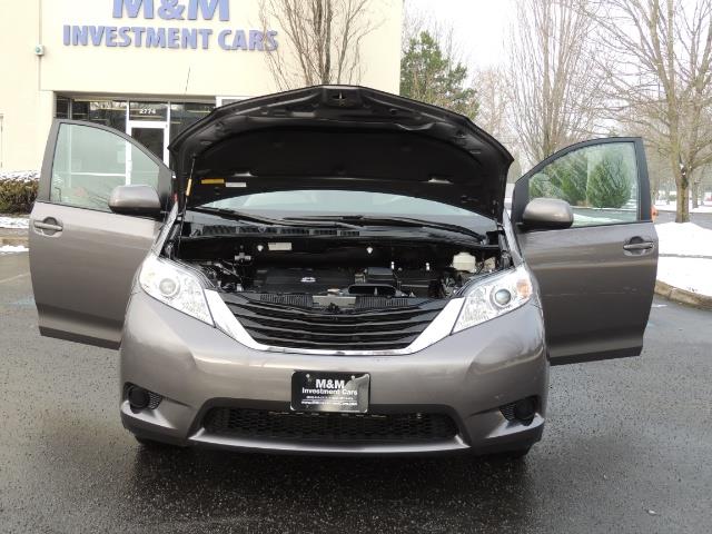 2014 Toyota Sienna Minivan / NAVi / CAM / All Wheel Drive / 1-OWNER   - Photo 40 - Portland, OR 97217