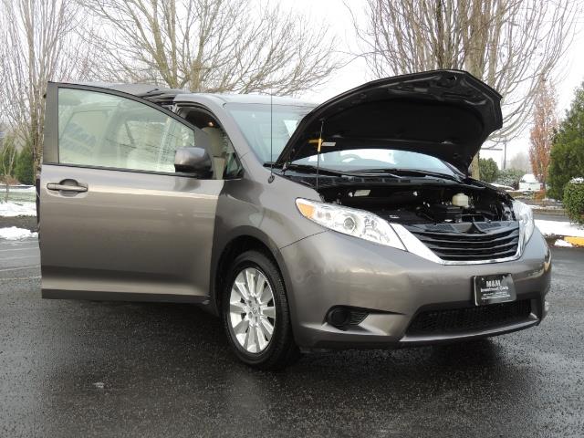 2014 Toyota Sienna Minivan / NAVi / CAM / All Wheel Drive / 1-OWNER   - Photo 39 - Portland, OR 97217