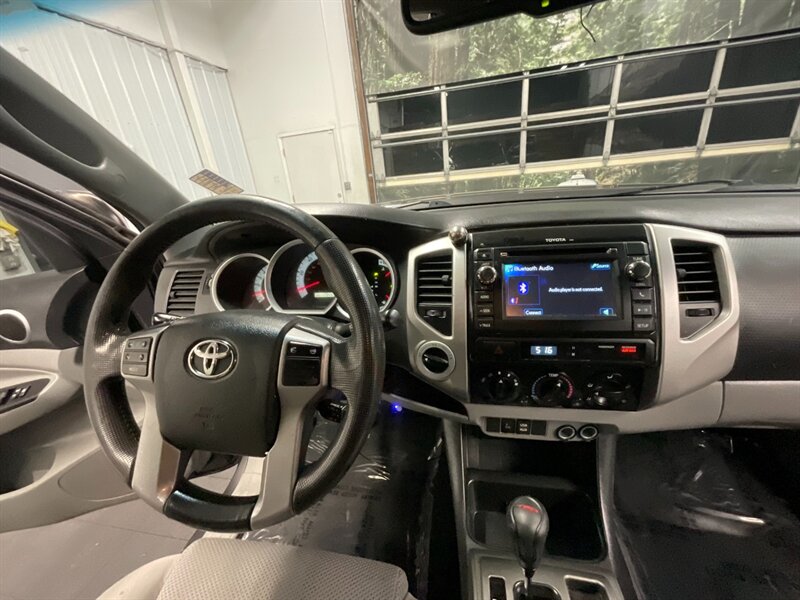 2013 Toyota Tacoma V6 SR5 TRD OFF ROAD 4X4 / V6 / LIFTED  Backup Camera / REAR DIFF LOCKS / LIFTED w/ 33 " TOYO OPEN COUNTRY / RUST FREE - Photo 31 - Gladstone, OR 97027